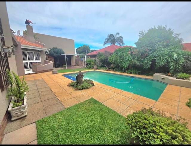 5 BEDROOM HOUSE FOR SALE IN SUNWARD PARK